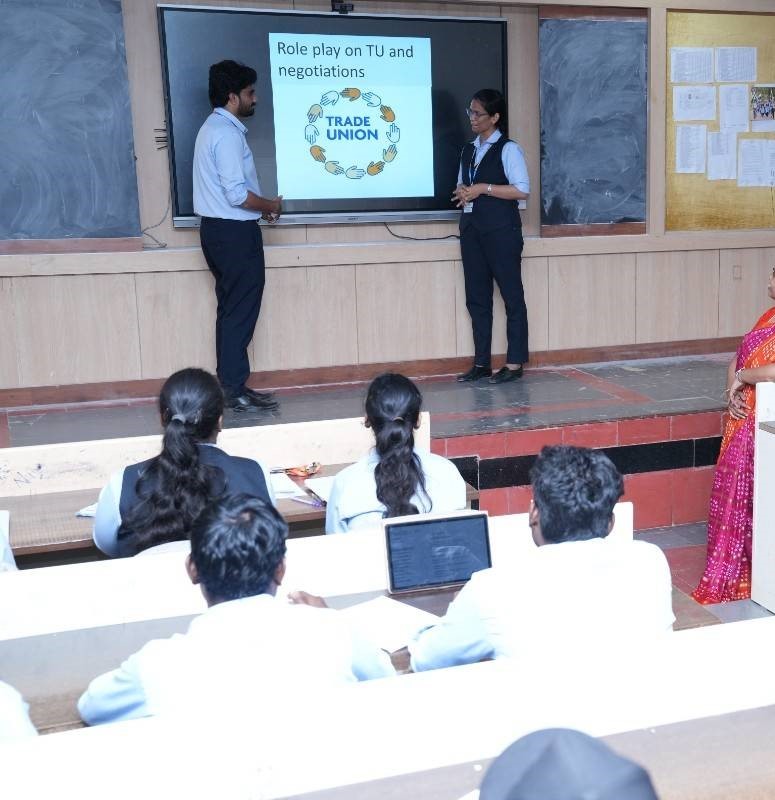 dep_assets/images/teaching_mba_04.jpg