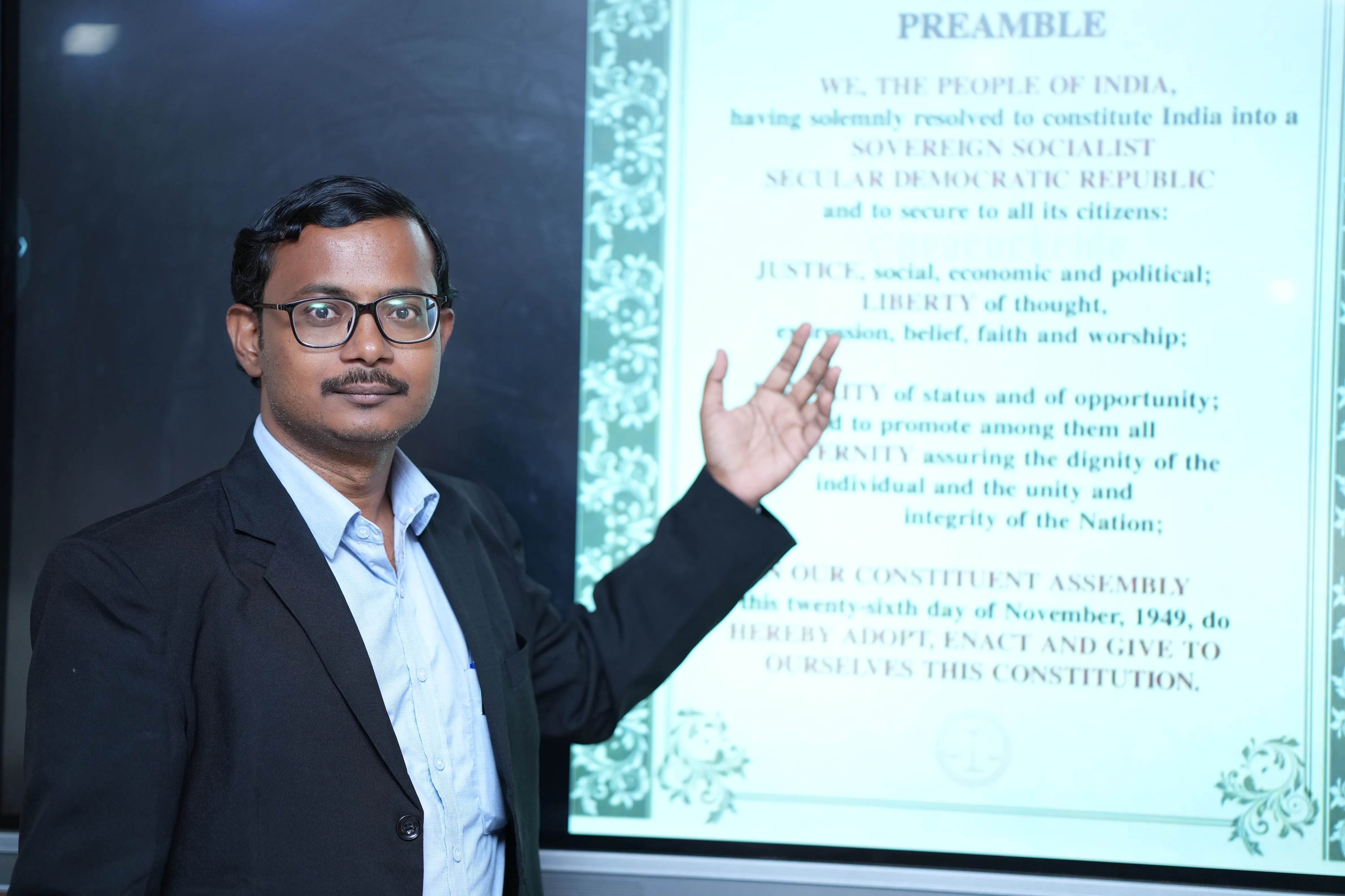 dep_assets/research_fac/law/clu1law1.webp
